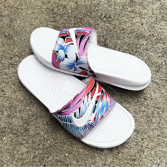 WMNS NIKE BENASSI SWOOSH JDI PRINT SLIDE PINK WHITE BLUE FLOWER FEATHER HABANERO - Picture 7 of 9